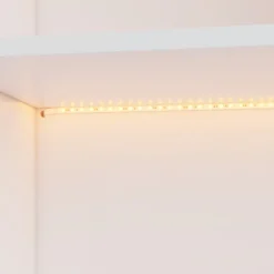Hvid reol 80x30x173cm med LED-stemningslys & dobbeltdøre – massive træben, flere hylder, inkl. fjernbetjening White