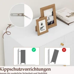 Hvidt buffetskab med 2 skuffer og justerbare hylder