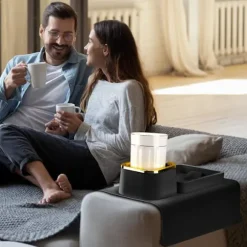 Kopholdere på sofaen, integreret tablet i sofaens midterarmlæn