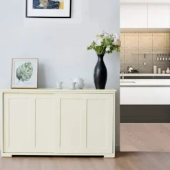 Moderne lav skænk - Skænk - Blank hvidlakeret - Skydedøre - 2 MDF hylder beige