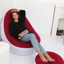 Oppustelig Stol Foldbar Flocking PVC Komfortabel med Fodskammel Blæs Op Lounge Stol til Udendørs Camping Rejse Rød