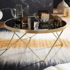 Rootz Retro sofabord - Filigran bordben - Stilfuldt centerbord - V-formede ben - Moderne farveskema - Gyldent stel - Plade af hærdet glas - 39 cm x 82 | Fyndiq
