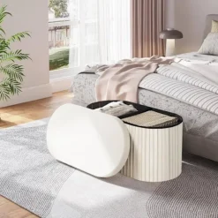 Rootz Velvet Opbevaringsbænk - Osmannisk bænk - Stor fodskammel - Hudvenlig - 76L Kapacitet - Creme - 76cm x 38cm x 38cm