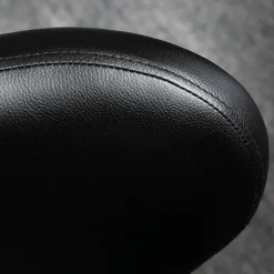 Rullende skammel massagestol - roterende arbejdsskammel 360° - højdejusterbart sæde 49-64H cm, ergonomisk ryglæn - forkromet metal i betræk af sort ku | Fyndiq