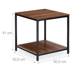 Sidebord i træ med metalbund