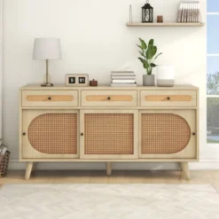 Skænk 140 cm lavet af træ med PE rattan døre, 3 skydedøre & 3 skuffer, med justerbare hylder Oak