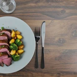 Tabel 70 x 70 cm - model Bazila egetræ hunton brun