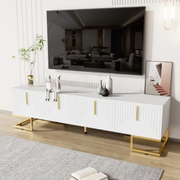 TV-skab med guldfarvede håndtag og fødder, lowboard med tekstureret låge, elegante TV-møbler, moderne White