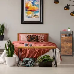 Vintage hylde i industrielt design
